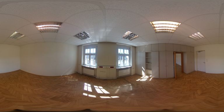 Büro 4 Richtung Straße Extra Eingang