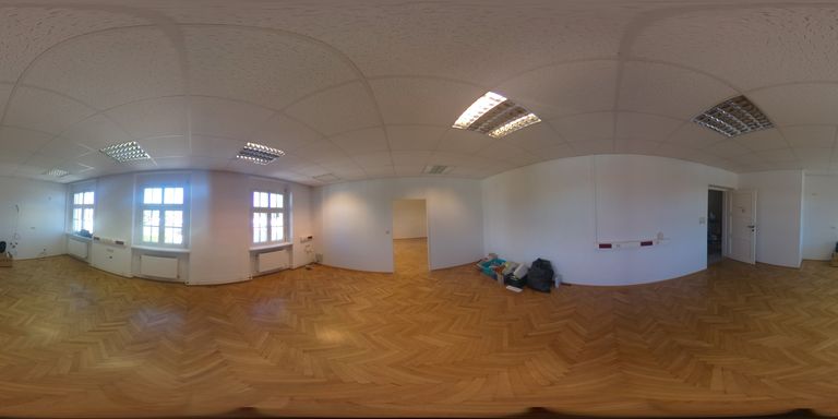 Empfangsbüro Richtung Parkplatz