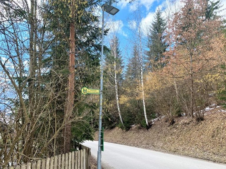 Bushaltestelle vor der Haustüre