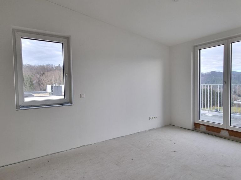 Zimmer 1 mit anschließender Terrasse