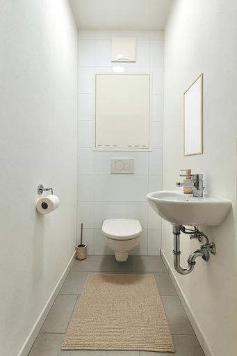 WC (von KI augferäumt und dekoriert)