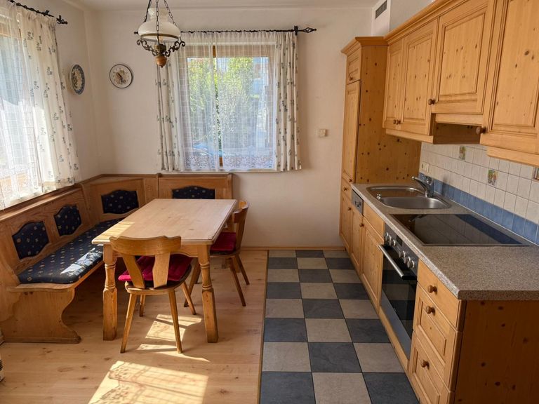 Küche mit Essplatz - EG