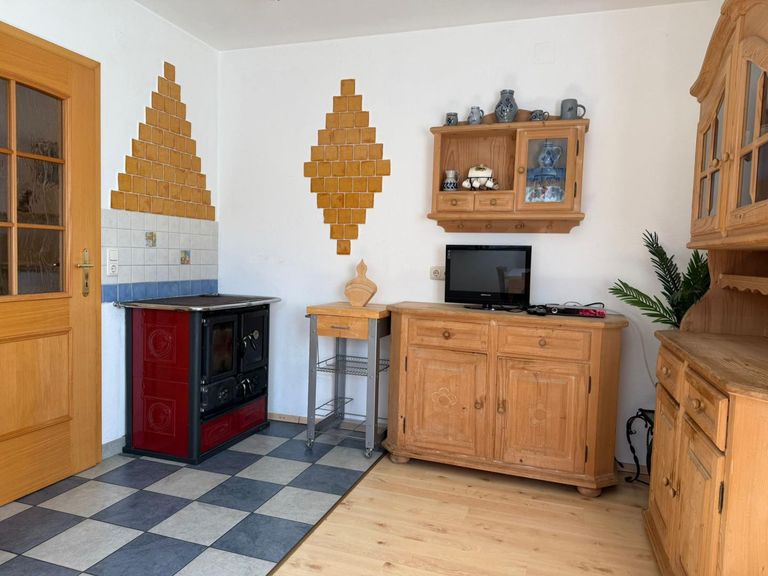 Küche-Esszimmer mit Zusatzherd - EG