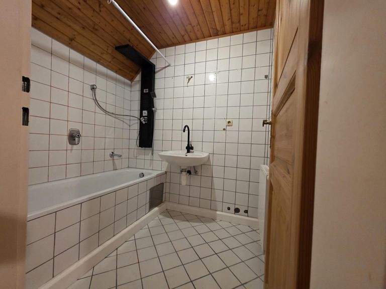 Badezimmer mit Wanne