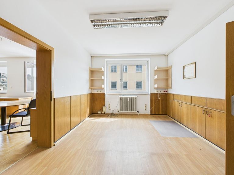 CAM04191G0-PR0053-STILL002