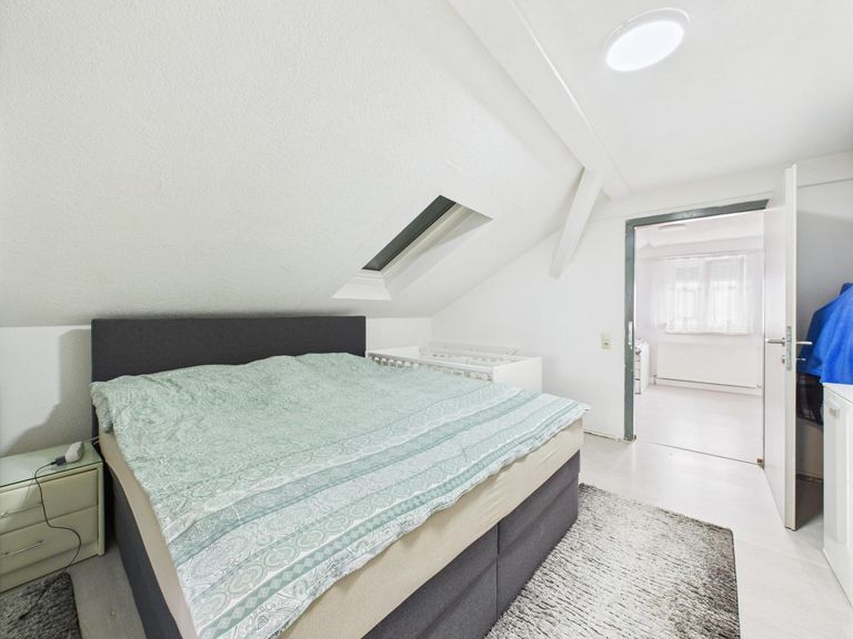 Schlafzimmer DG