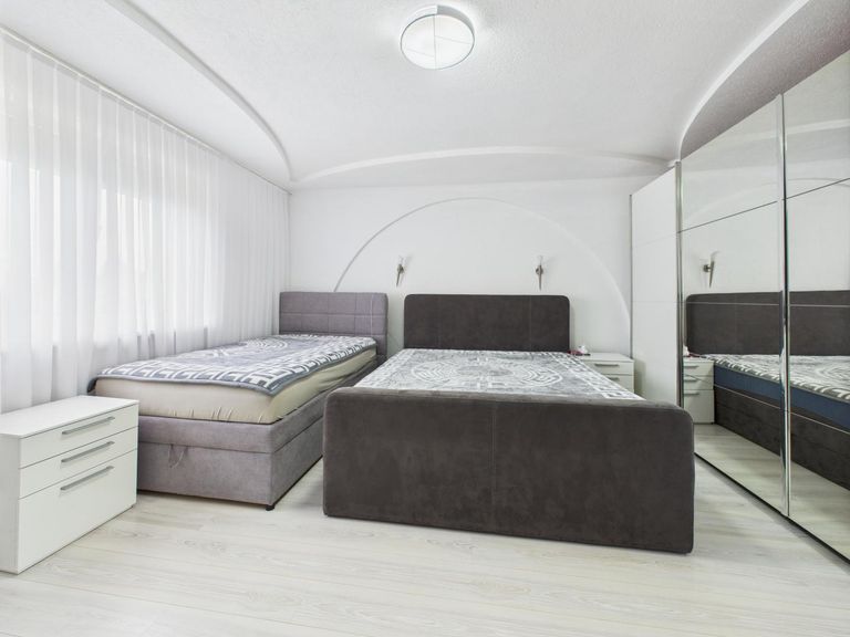 Schlafzimmer UG