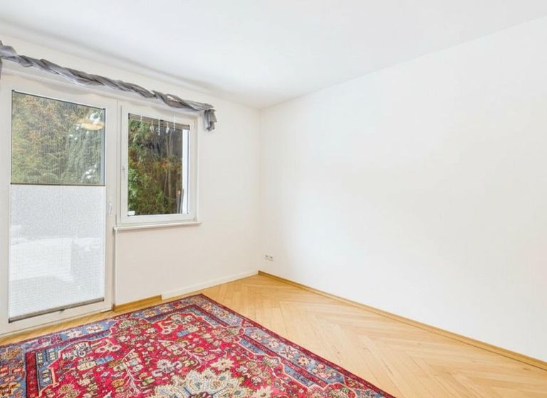 unmöbliertes Zimmer - Symbolbild KI