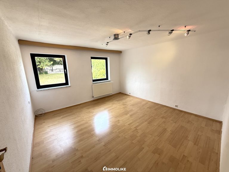 Zimmer/ Wohnzimmer OG