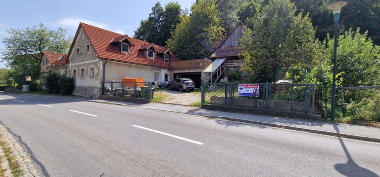 Hausansicht von der Straße