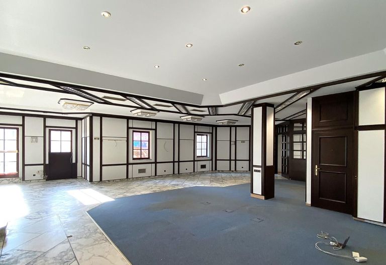 Verkaufsraum Blick Straßenfront