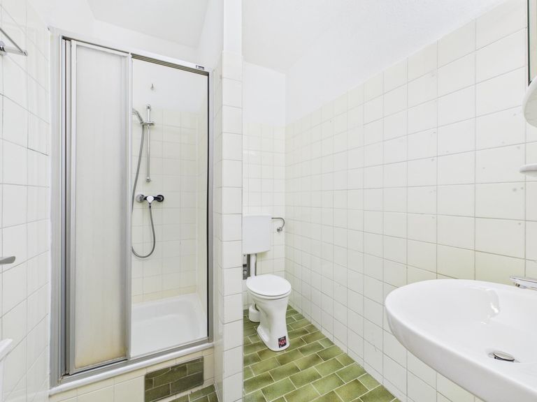 CAM04191G0-PR0056-STILL002