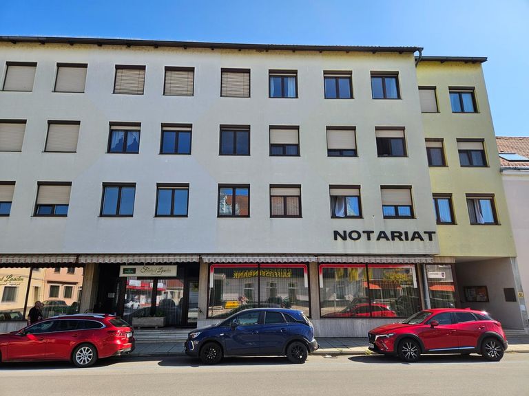 Wohnhaus straßenseitig