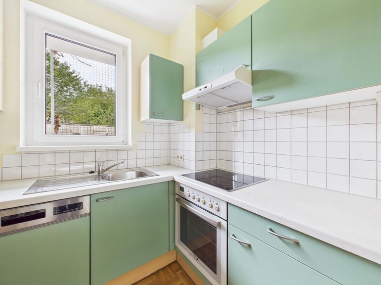 CAM04191G0-PR0057-STILL004