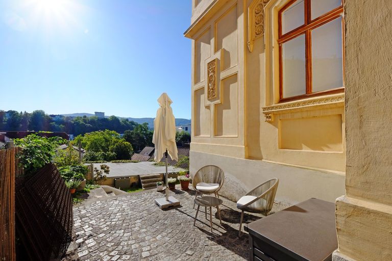 Blick zur Gebäuderückseite