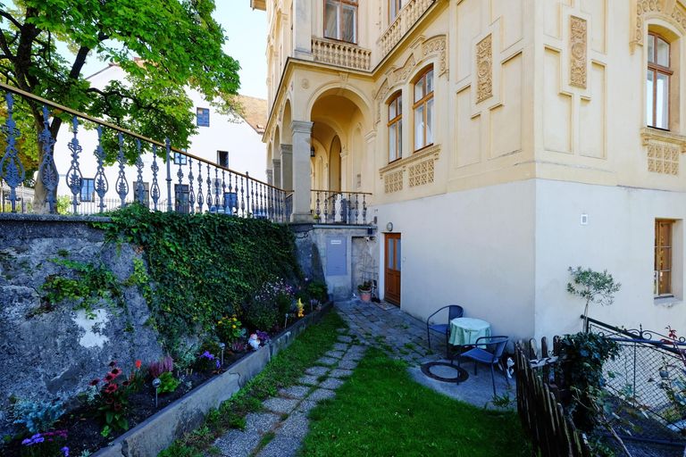 Westseitiger Gartenbereich