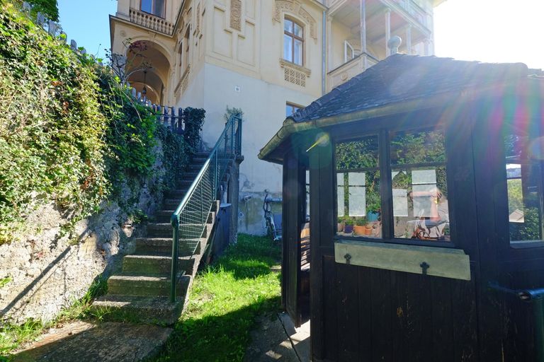 Westseitiger Gartenbereich