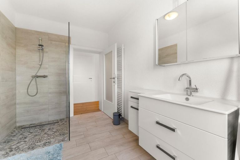 Bad Wohnung 2