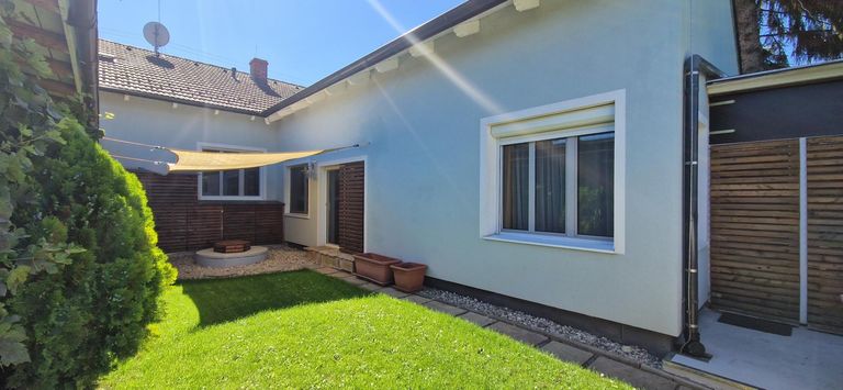 Hausansicht vom Garten