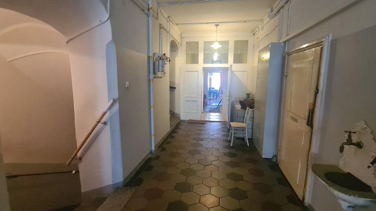 Stiegenhaus mit Zugang zur Wohnung