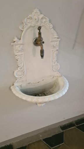 Bassena im Stiegenhaus