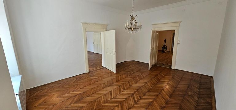 Zimmer 4  ~ 24,2m²  2. Aufnahme