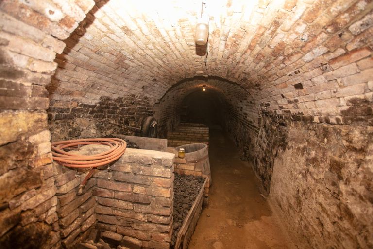 Kellerröhre 1 Rechts