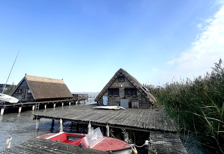 genügend Platz - auch hinter der Hütte