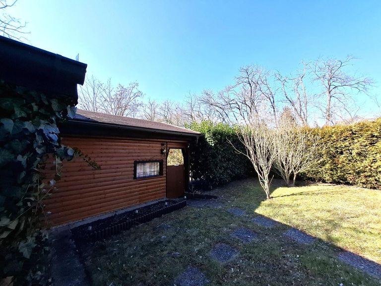 Zugang zum Poolbereich