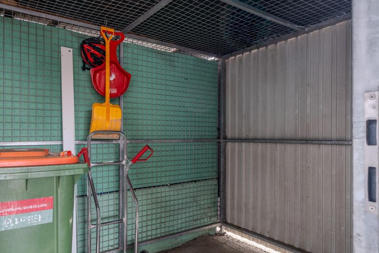 Abstellraum hinter dem Carport