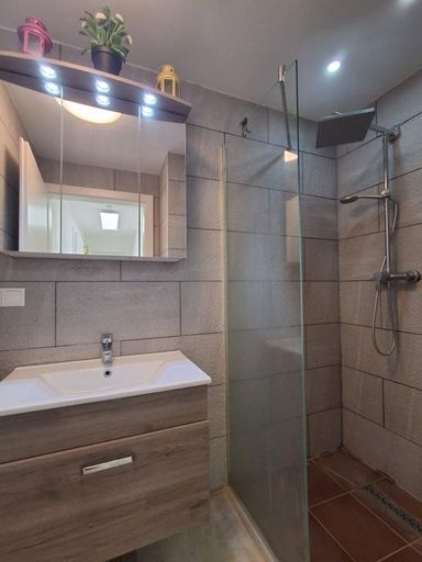 8 Bad mit Dusche ETW 3004