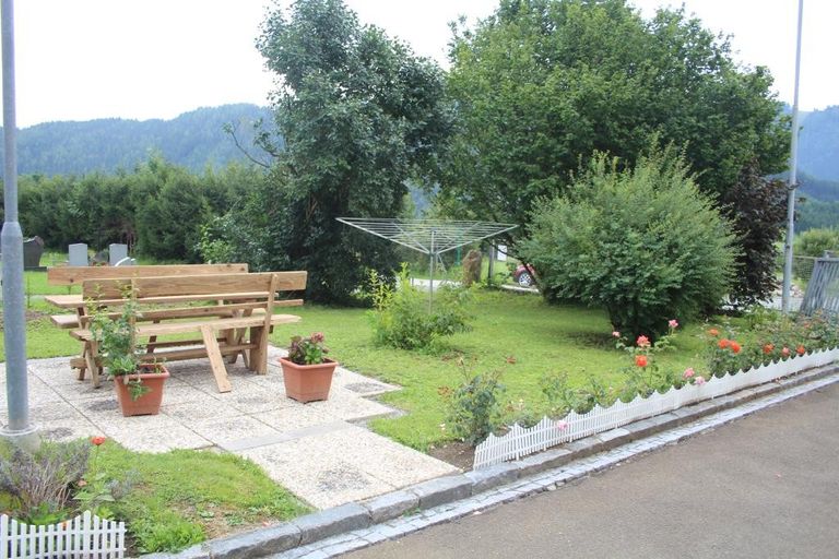 7-REMAX-Aflenz-Außenanlagen