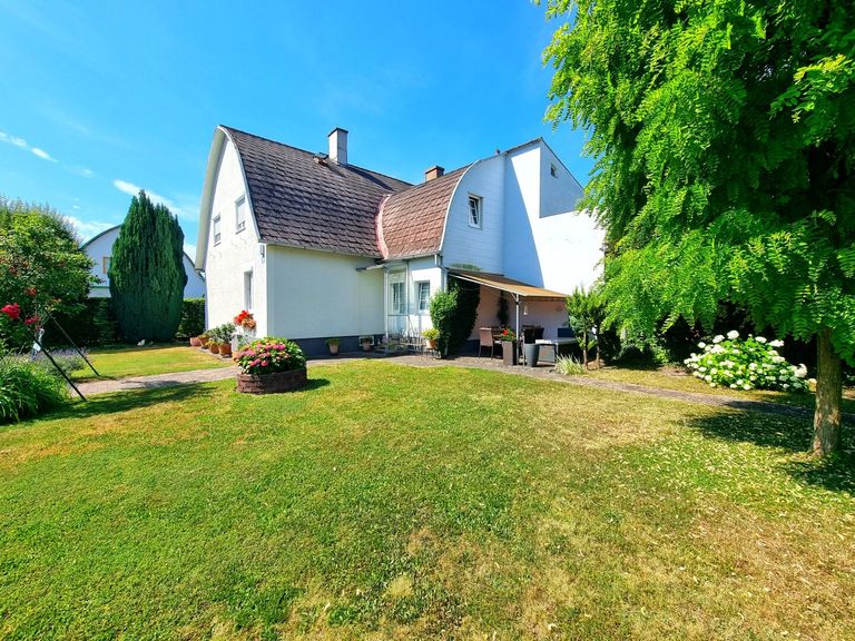 Haus- und Gartenansicht