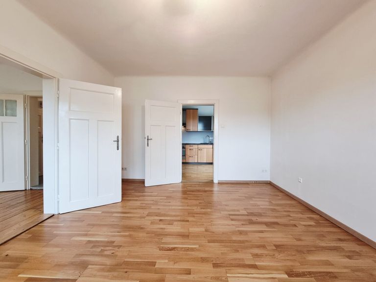 Wohnzimmer / Esszimmer / Küche / Originalaufnahme