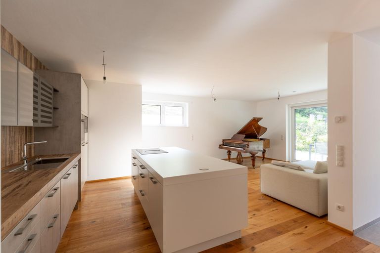 Küche mit Wohn-/Essbereich