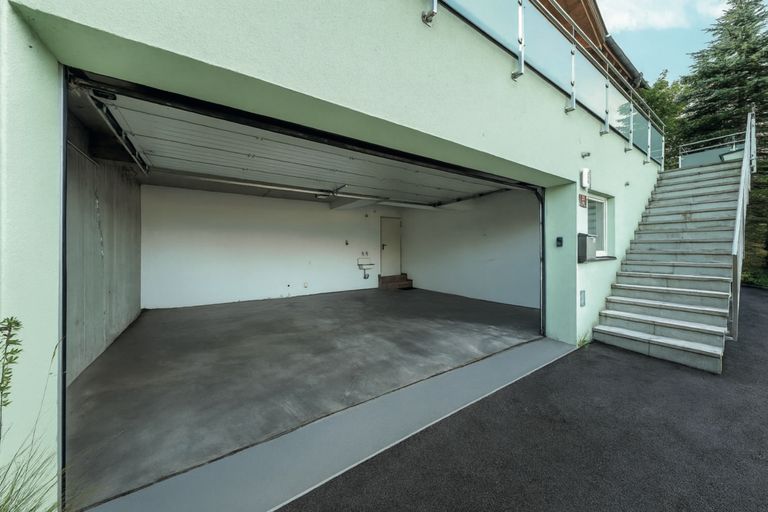Garage mit Zugang
