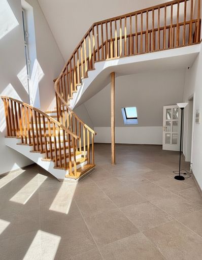 Wohnbereich bei Tageslicht