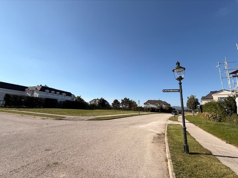 Plot and street view