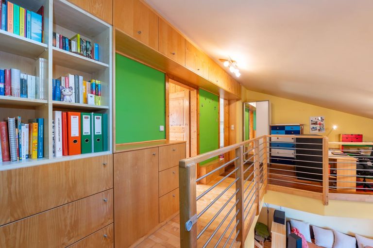 Gang u. Galerie im OG