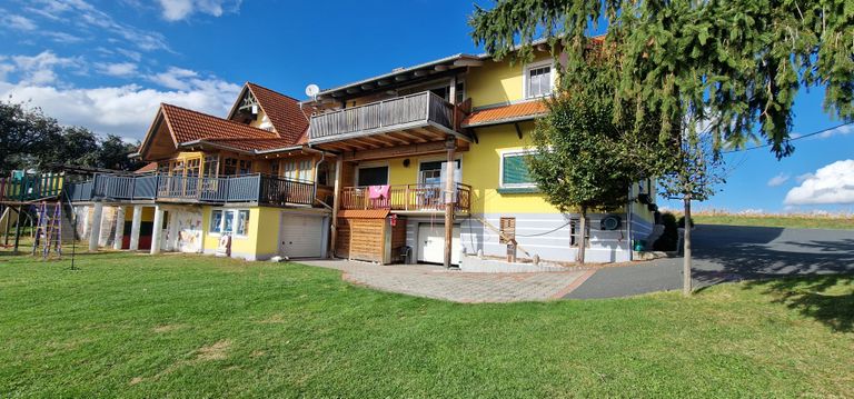 360° hinter dem Haus