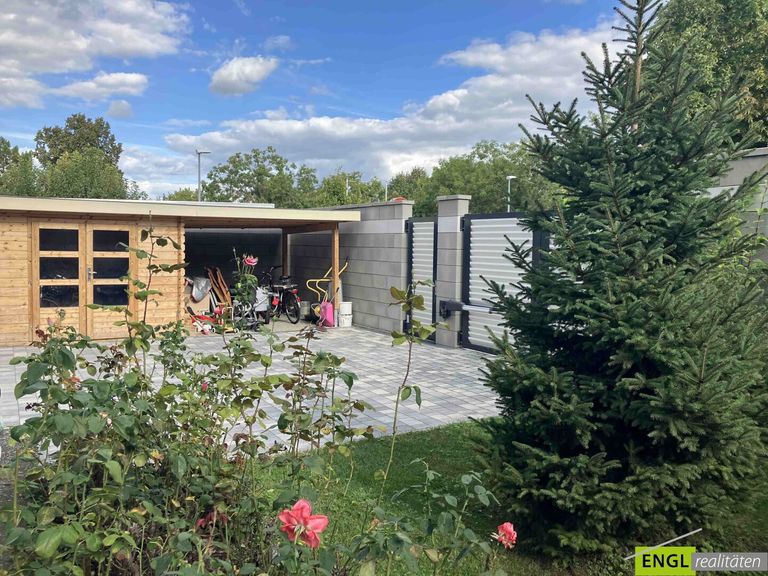 PKW Platz+Nebengebäude