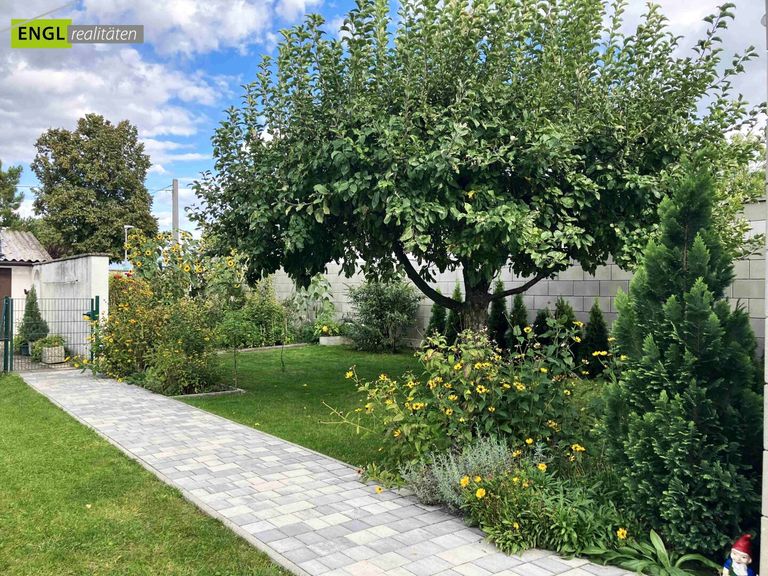 Seitlicher Garten Bereich