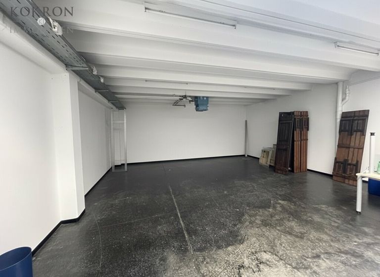 Lager mit KI geräumt_b