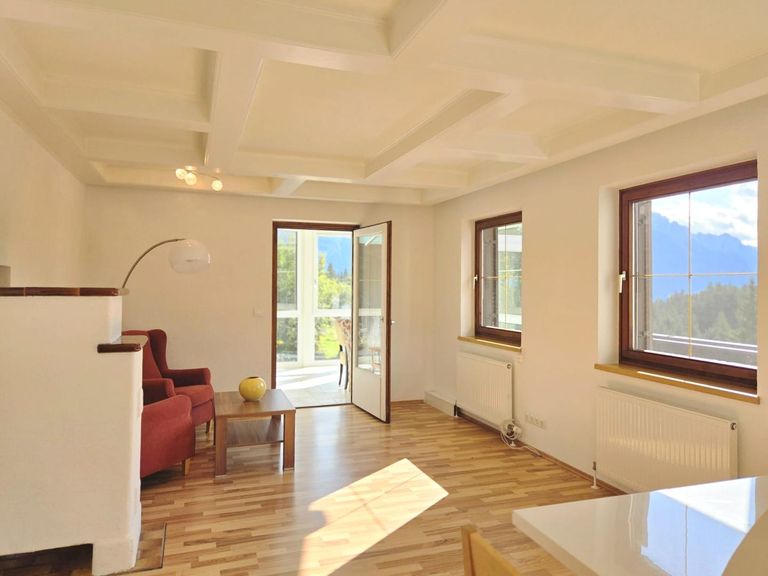 Wohnraum hell und freundlich