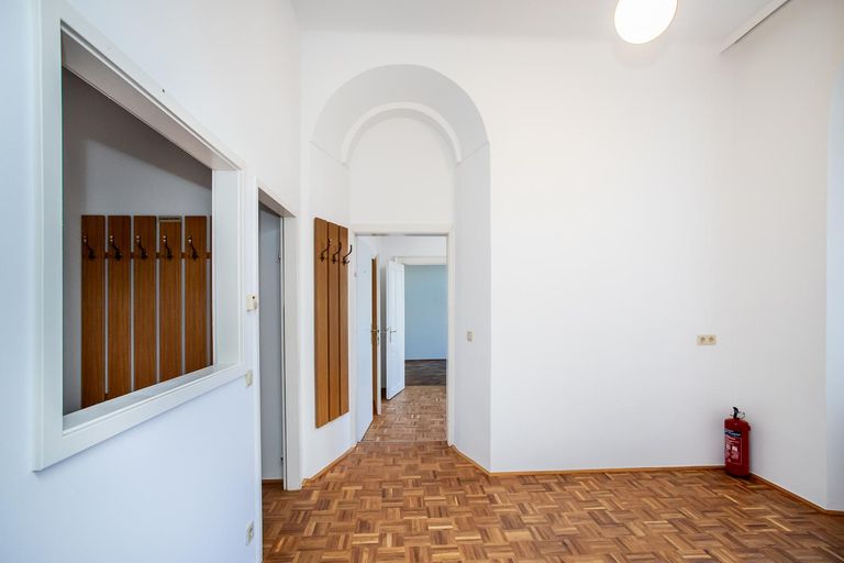 Wartezimmer bzw. weiteres Büro