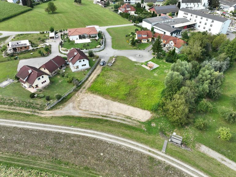 Sonniger Baugrund in Randlage