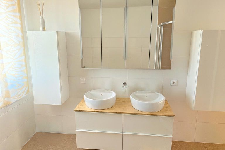 Bad - Foto mit KI optimiert  OG