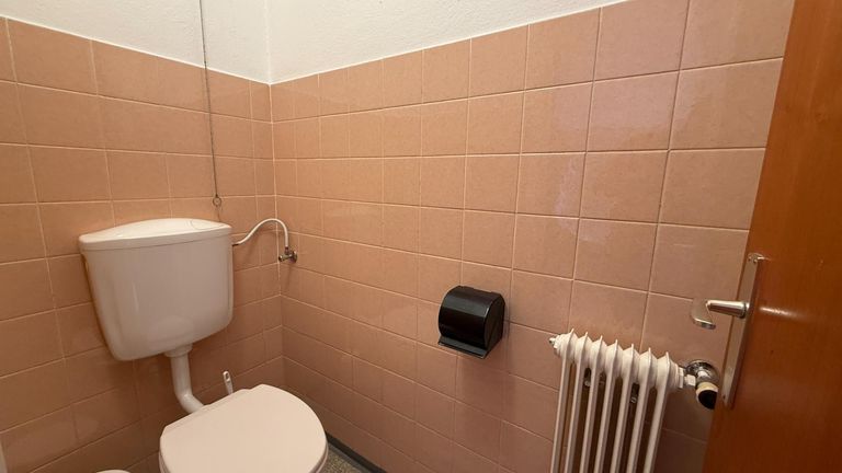 separate Toilette