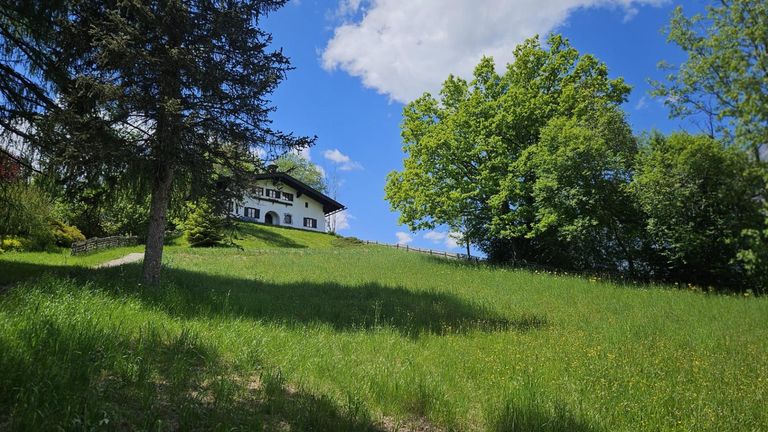 Südansicht mit Grundstück