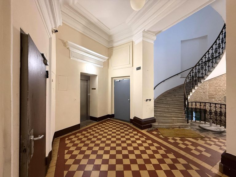 Stiegenhaus / Aufzug